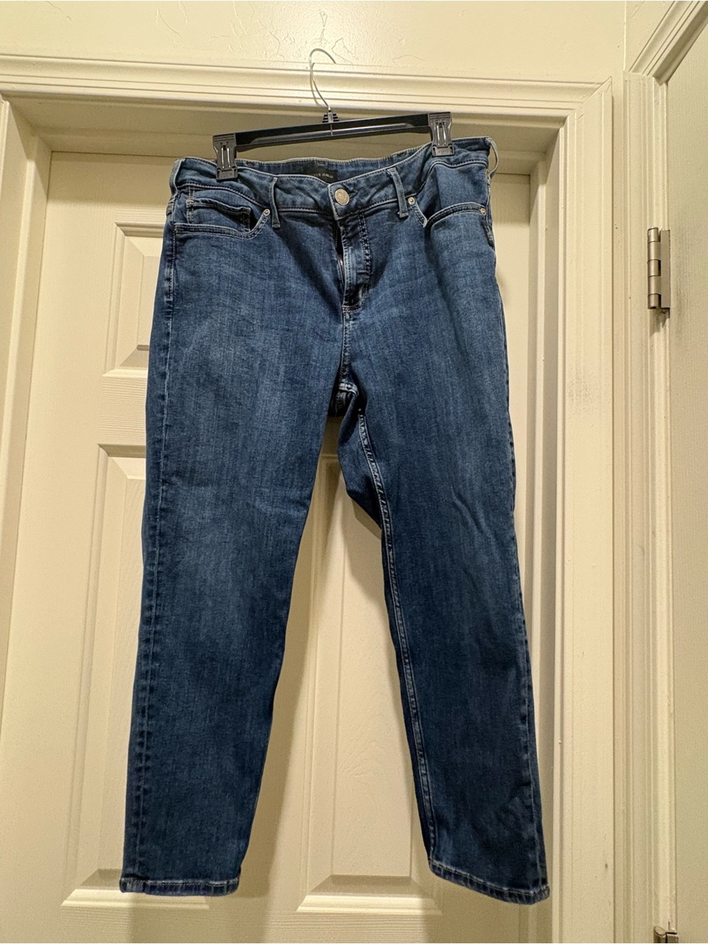Silver Jeans Women's  Elyse Capri lighter Blue Denim 16